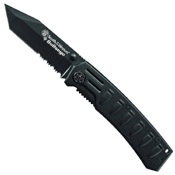Smith & Wesson Bullseye Linerlock Serrated Folding Knife